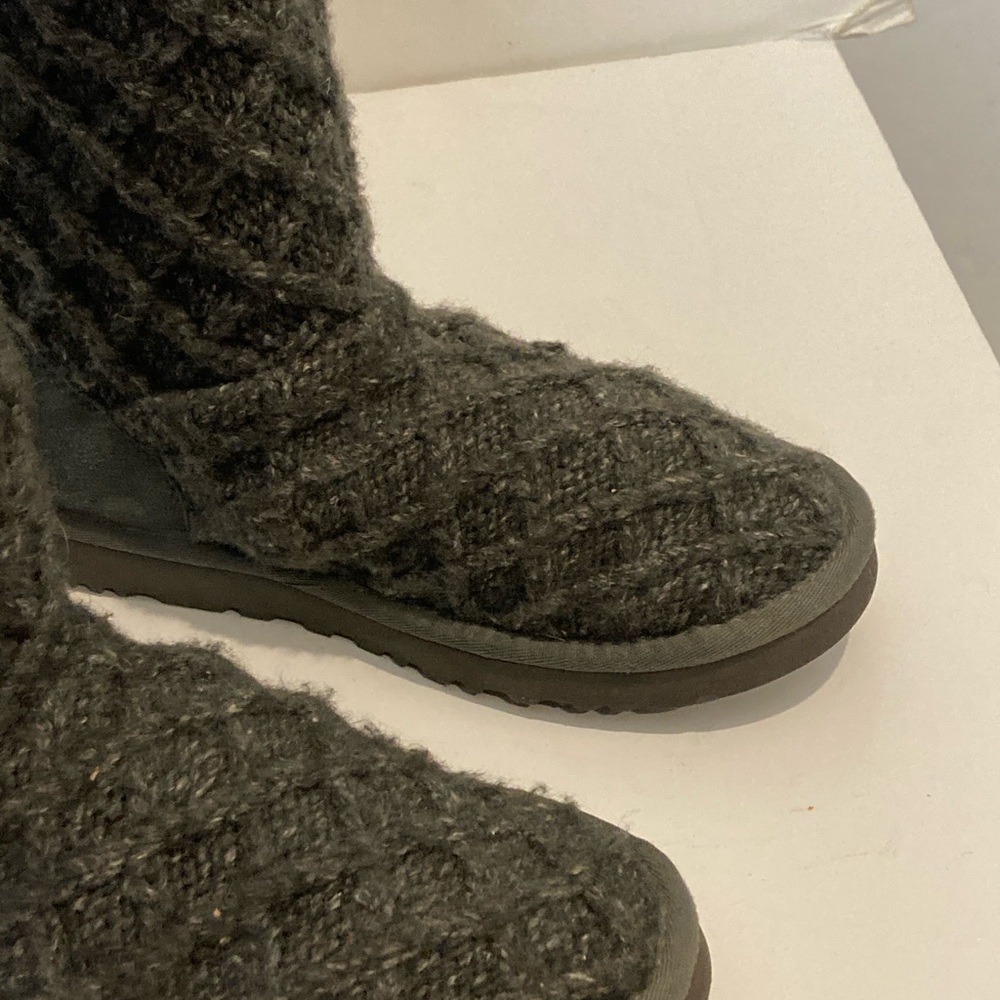 UGG Women’s Lattice Cardy Knit Sweater Gray Tall Boots Sz 8 - Picture 5 of 9